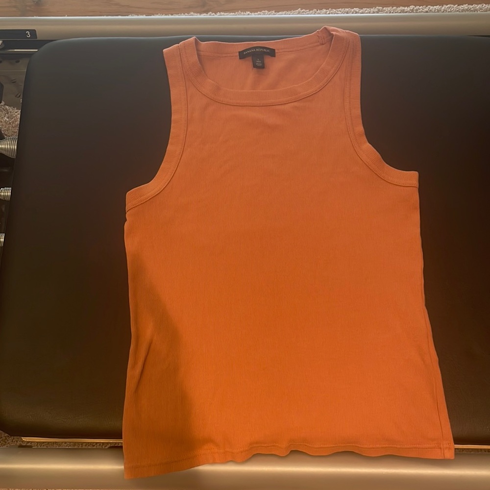 Tank Top Orange never worn. Banana Republic L